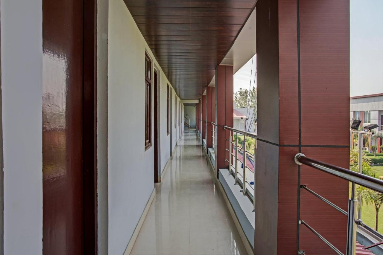 Отель Oyo 62241 Swastik Garden Dhampur Экстерьер фото